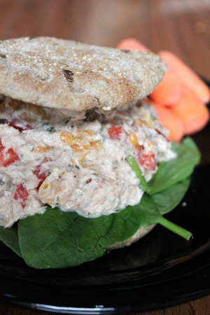 Tuna salad with orange and ginger