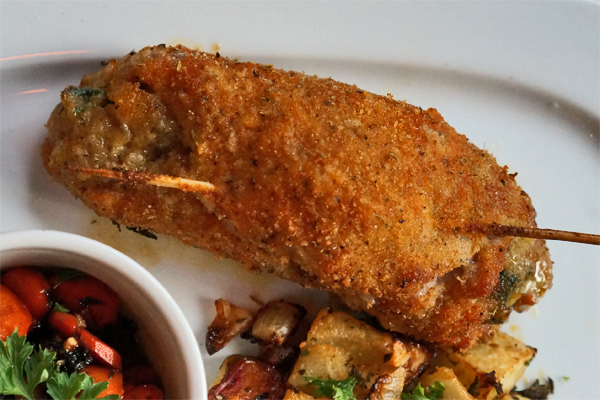 Pork tenderloin stuffed with spinach and apple