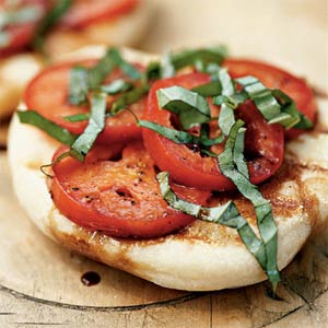 Pita bread with tomato and basil
