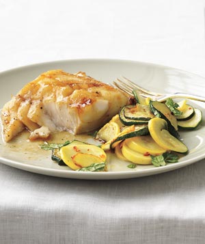 Fish with soy glaze and sautéed zucchini
