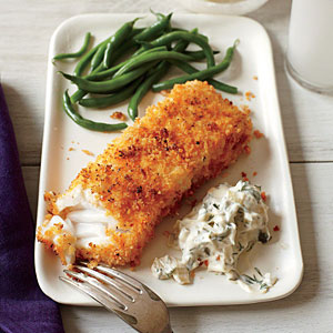 Crispy fish with lemon and dill sauce