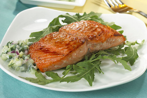 Salmón con miel y especies