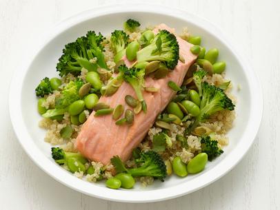 Salmon with green tea and quinoa