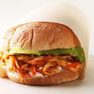Sandwich de pollo barbacoa