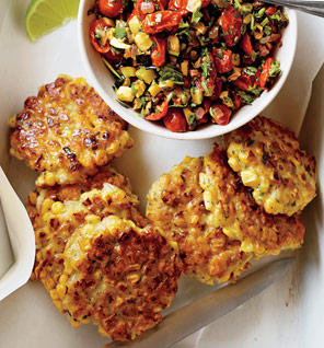 Corn pancakes with spicy zucchini sauce